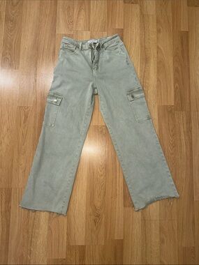 Wide-Leg Cargo Jeans in Light Sage